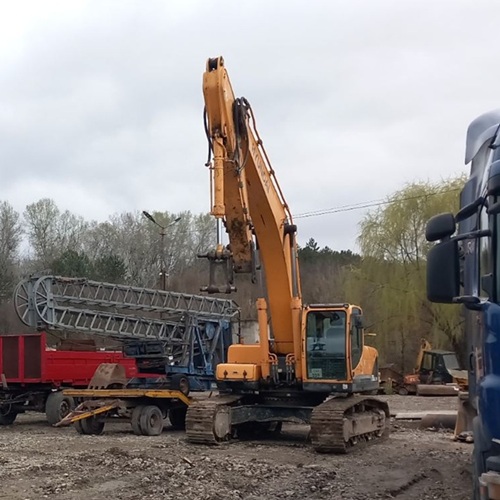 Închiriere utilaje drumuri și demolări